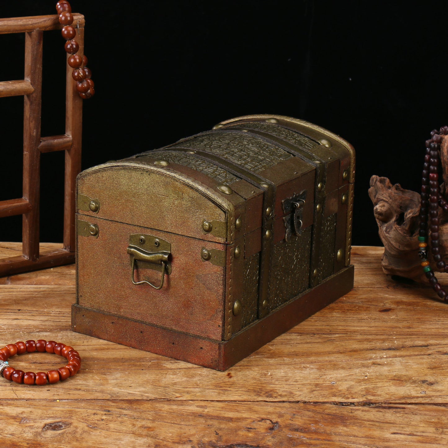 The Guardian | Handcrafted Solid Oak Pet Urn for Large Dogs | Lovenary
